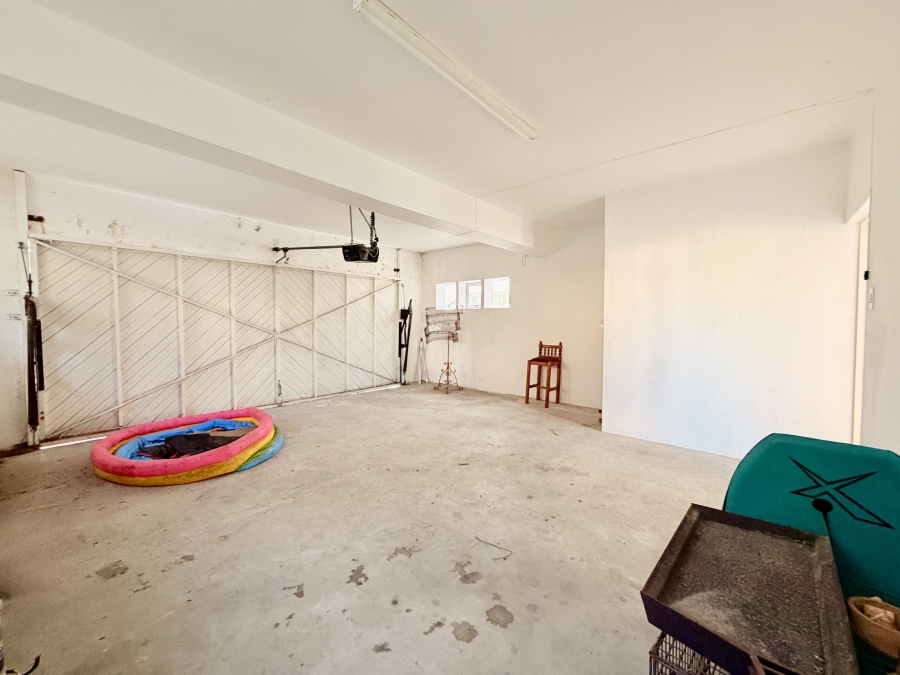 5 Bedroom Property for Sale in Vermont Western Cape